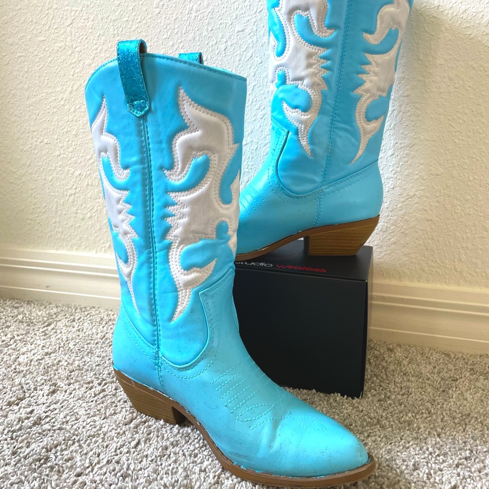 Baby Blue and White Cowboy Boots